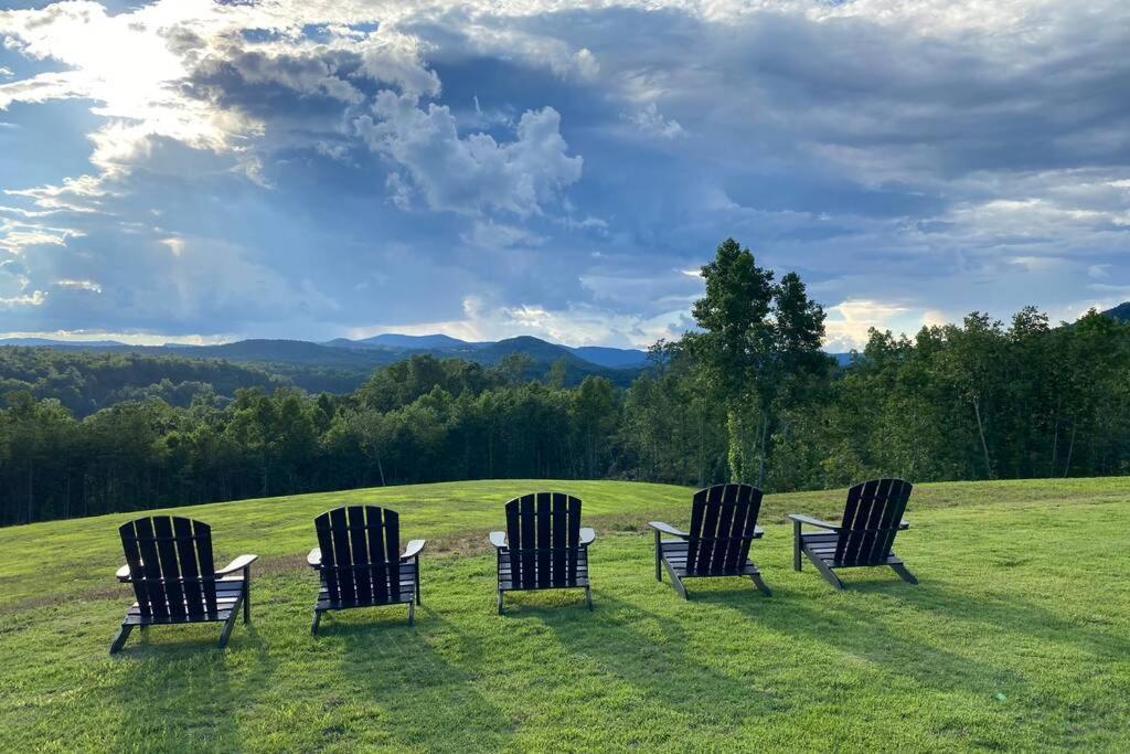 A Suite With A View + Wine Mount Airy Buitenkant foto